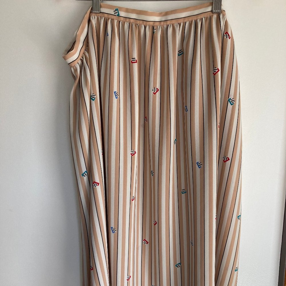 L/XL Vintage Long Patterned Skirt
